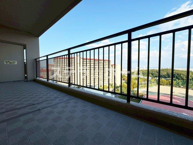 星和プラネタウン千里南第2期のバルコニー|外からの目が気にならないバルコニーで洗濯物が干せます