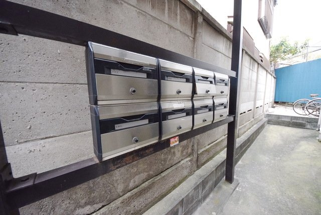 リバーサイド四つ木のエントランス