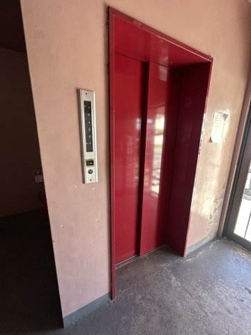 ハイツキーパルのエントランス