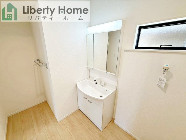 牛久市神谷第13　新築戸建の独立洗面台