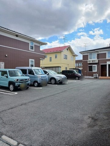 ブルークリアネスＡの駐車場