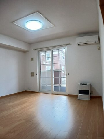 ブルークリアネスＡの居間・リビング