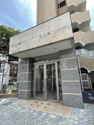 スカイコート護国寺のエントランス