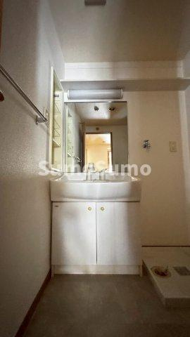 ボン大文字の独立洗面台