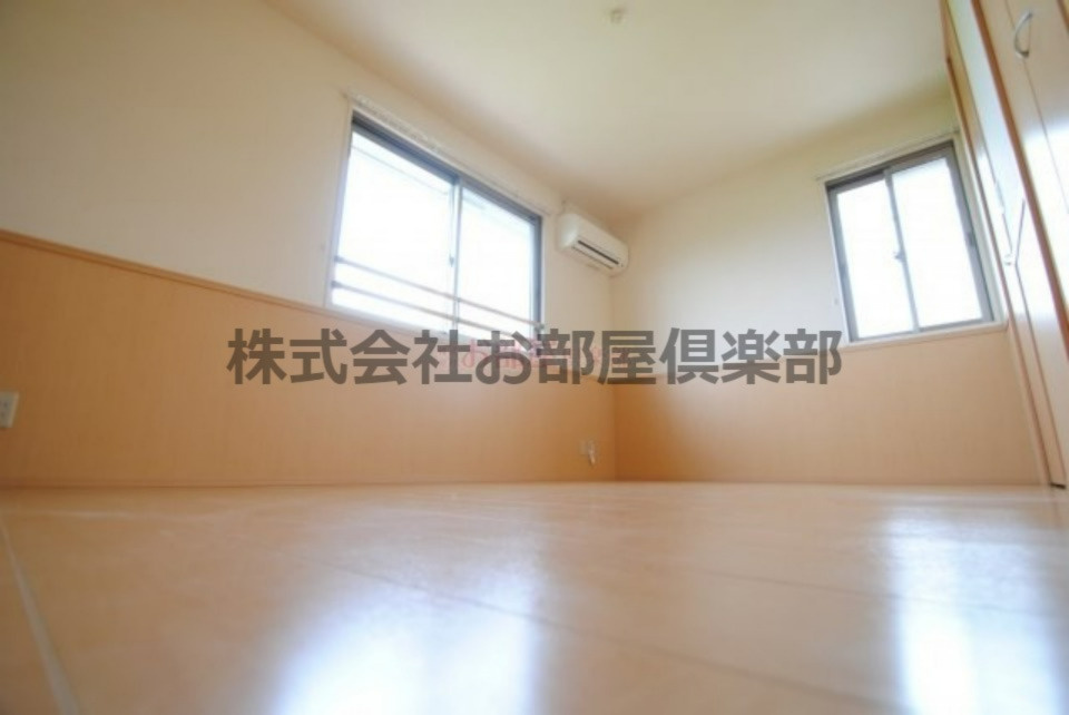 ブリエB棟の洋室|コンパクトで使いやすい洋室です