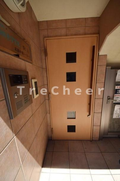 アムロゼッタ駒込のエントランス