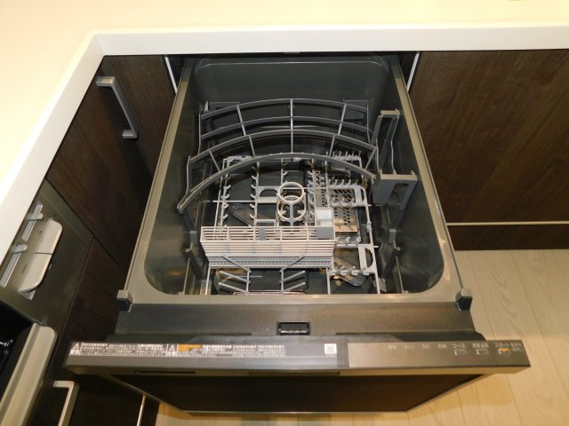 名古屋市中村区鴨付町１丁目の新築一戸建のキッチン|◇食洗機◇　　家事の負担を軽減する便利な食洗機付き！