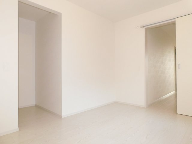 名古屋市中村区鴨付町１丁目の新築一戸建の洋室|◇洋室◇　　明るい洋室６．０帖　ウォークインクローゼット完備！　