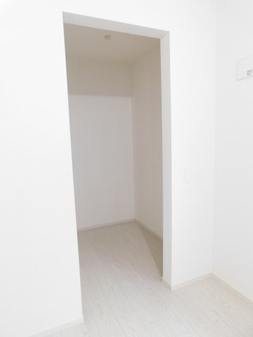 名古屋市中村区鴨付町１丁目の新築一戸建の収納|◇ウォークインクローゼット◇　　大きな荷物も片付く大容量収納！