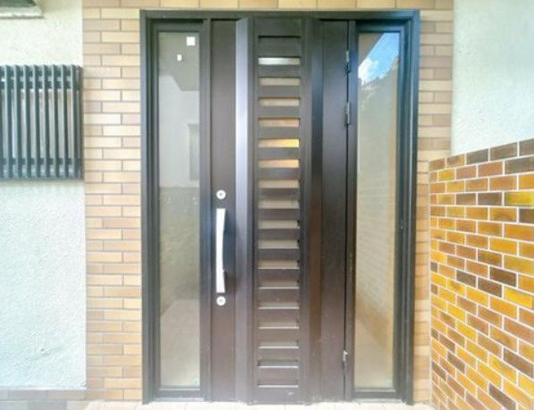 本山北町5丁目　中古戸建の玄関|鍵の交換を行います