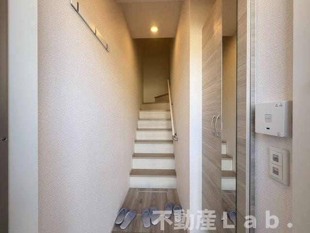 D-ROOM南高江の玄関