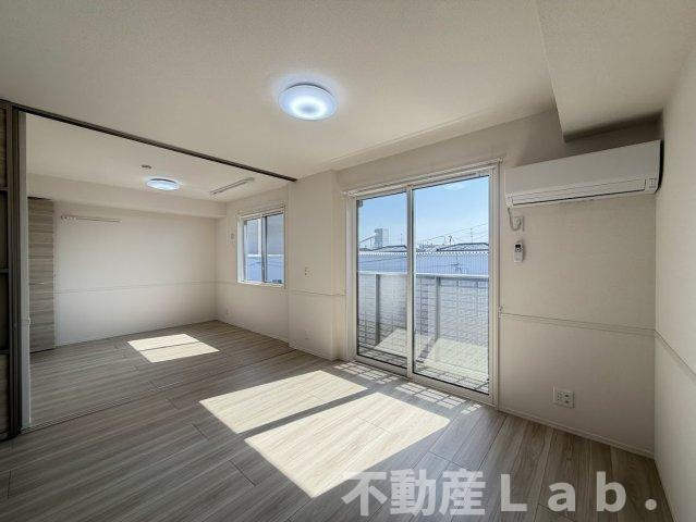 D-ROOM南高江の駐車場