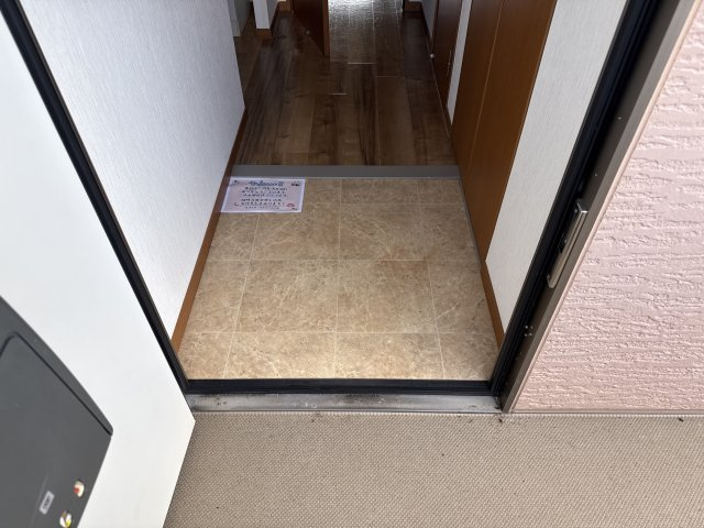 ウェルヴィラ A棟の玄関