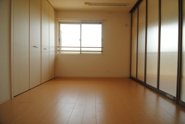 ラトンラヴール　Ⅱ番館の洋室