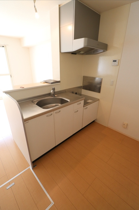 ラトンラヴール　Ⅱ番館のキッチン|きれいなキッチンです