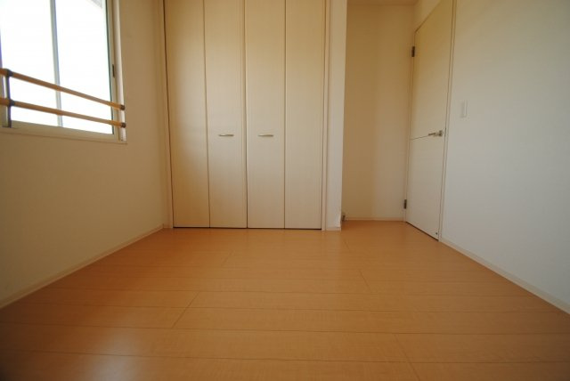 ラトンラヴール　Ⅱ番館の洋室|コンパクトで使いやすい洋室です