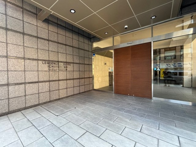 リーデンススクエア一宮のエントランス