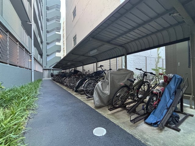 リーデンススクエア一宮の駐輪場