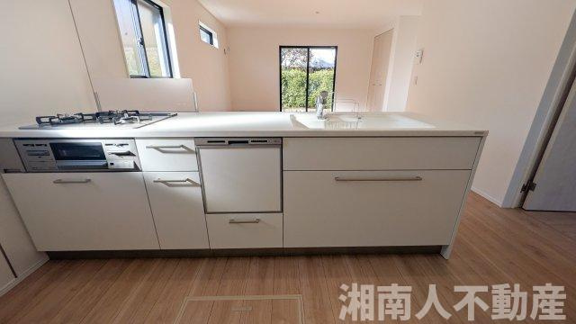 藤沢市鵠沼海岸３丁目５－２１新築戸建てのキッチン|キッチンでお料理をお楽しみください