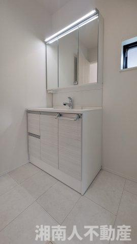 藤沢市鵠沼海岸３丁目５－２１新築戸建ての独立洗面台|使いやすい独立洗面台です