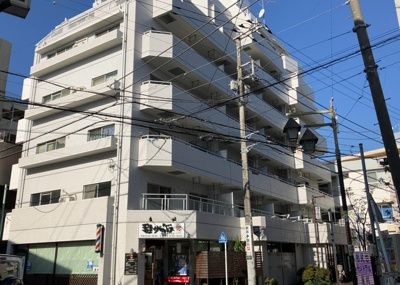 【現況写真】 | 藤和相武台コープ | 眺望の良さを楽しめるダイニングキッチンで家族団らんの時間を過ごしてはいかがでしょうか。バルコニーから見える景色を家族で眺める時間は、時間が経つのを忘れてしまいそうですね。是非、現地を見に行きましょう！