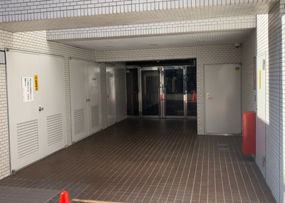 【内装】 | 藤和相武台コープ | 共用部分は、一棟の建物に住む区分所有者全員が共同で所有するとし、共用部分の管理、補修などは、区分所有者で形成される管理組合が行います。個人の判断で勝手に変更することはできませんので覚えておきましょう。