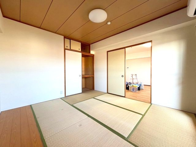 メゾンアザレアの和室