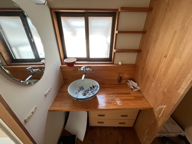 大師町貸家の独立洗面台