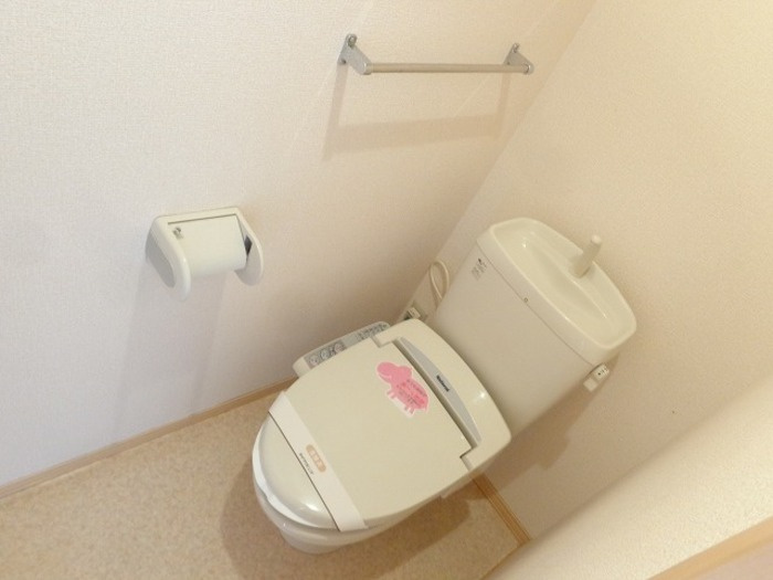 ウィルコート万々 A棟のトイレ|温水洗浄暖房便座