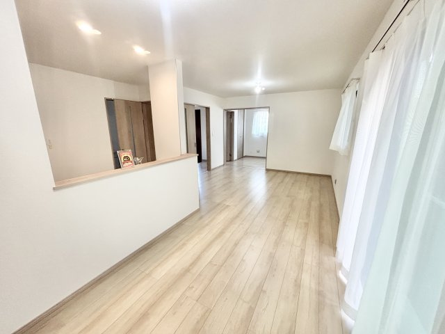 【仲介手数料無料／津島市】津島市唐臼町　ハートフルタウン　新築戸建　1号棟の居間・リビング