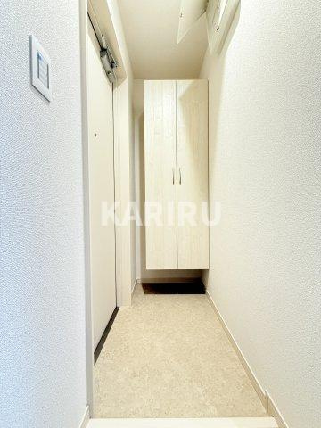 アルカンシェルコート緑橋の玄関