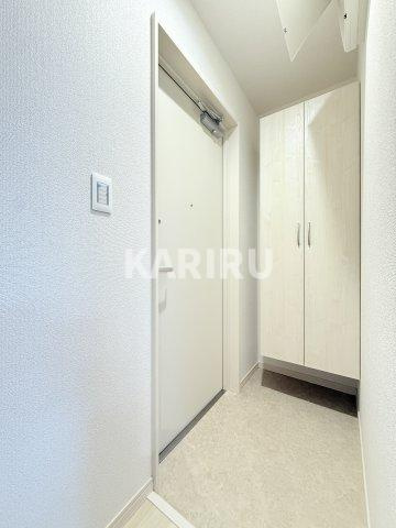 アルカンシェルコート緑橋の玄関