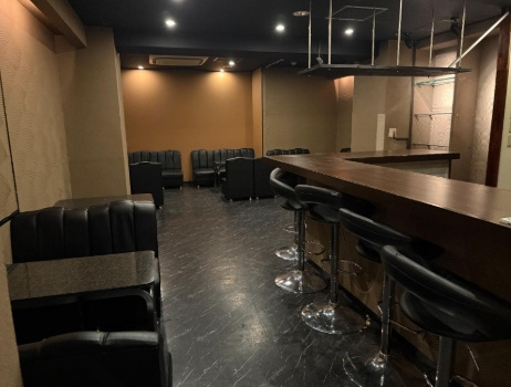 ナポリ東三国ビルの内装