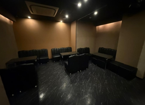 ナポリ東三国ビルの内装