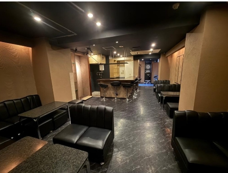 ナポリ東三国ビルの内装