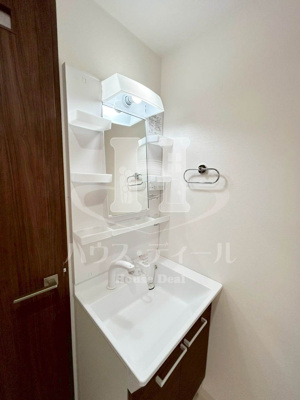 【独立洗面台】 | 小谷ハイツ | 独立洗面台、小物を置くことができて便利です