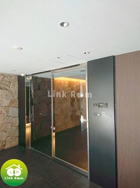 リアナスティル森下のエントランス