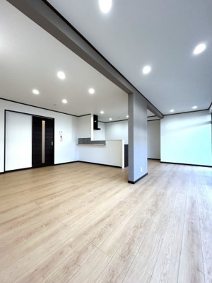 【居間・リビング】 | 中古戸建　福島市蓬莱町１丁目