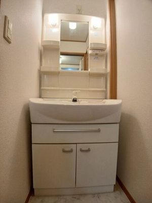 【洗面所】 | ピアチェーレⅡ | ゆったりとスペースのある洗面所