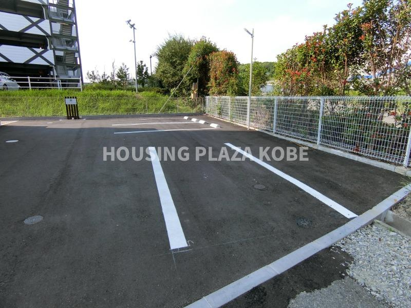 クローバー富士１号館の駐車場