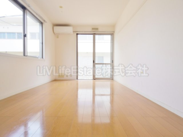 Ｓ・Ｔハイツの居間・リビング