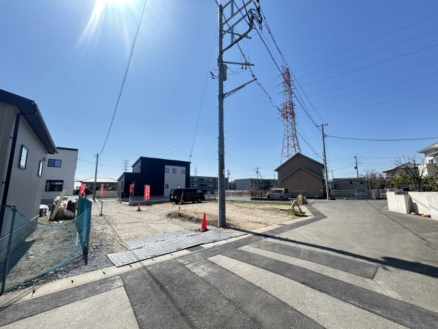 新築　前橋市元総社町4区画　3号棟の前面道路含む現地写真|現地写真　北側接道幅員約6ｍ
