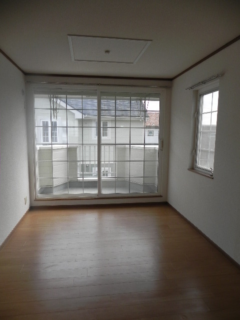 ソレアードヒルズＢの居間・リビング|居室・リビング