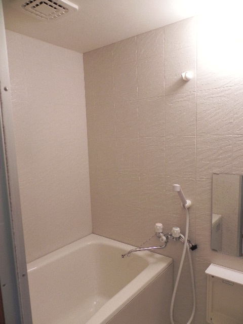 ソレアードヒルズＢの浴室|バス