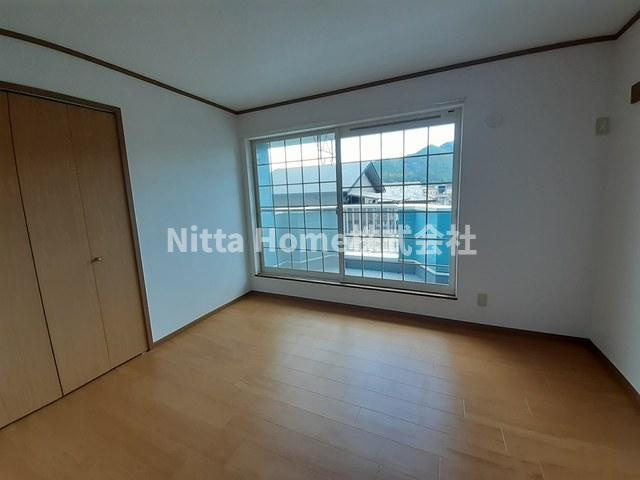 ライジングヒルズの内装|洋室は3部屋あります◎