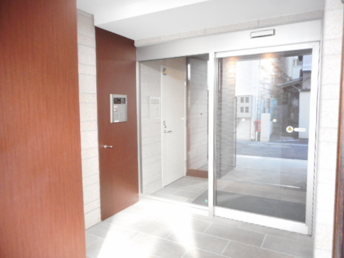 プラナス南八幡の玄関