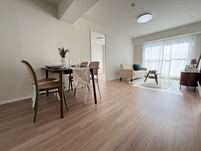 プリオーレ美山台１番館の居間・リビング