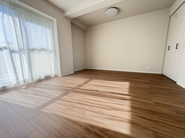 プリオーレ美山台１番館の洋室