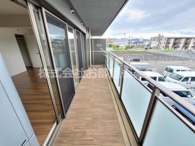 サクセス東櫛原のバルコニー|お洗濯にも便利なバルコニー付き