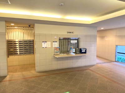 【ロビー】 | ルイシャトレ鳳 | 総戸数169戸のビッグコミュニティ！共用スペースも清潔で管理が行き届いています。